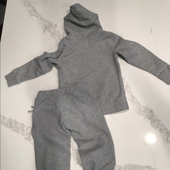 Girls GAP hoodie and GAP crop sweats - Picture 2 of 2